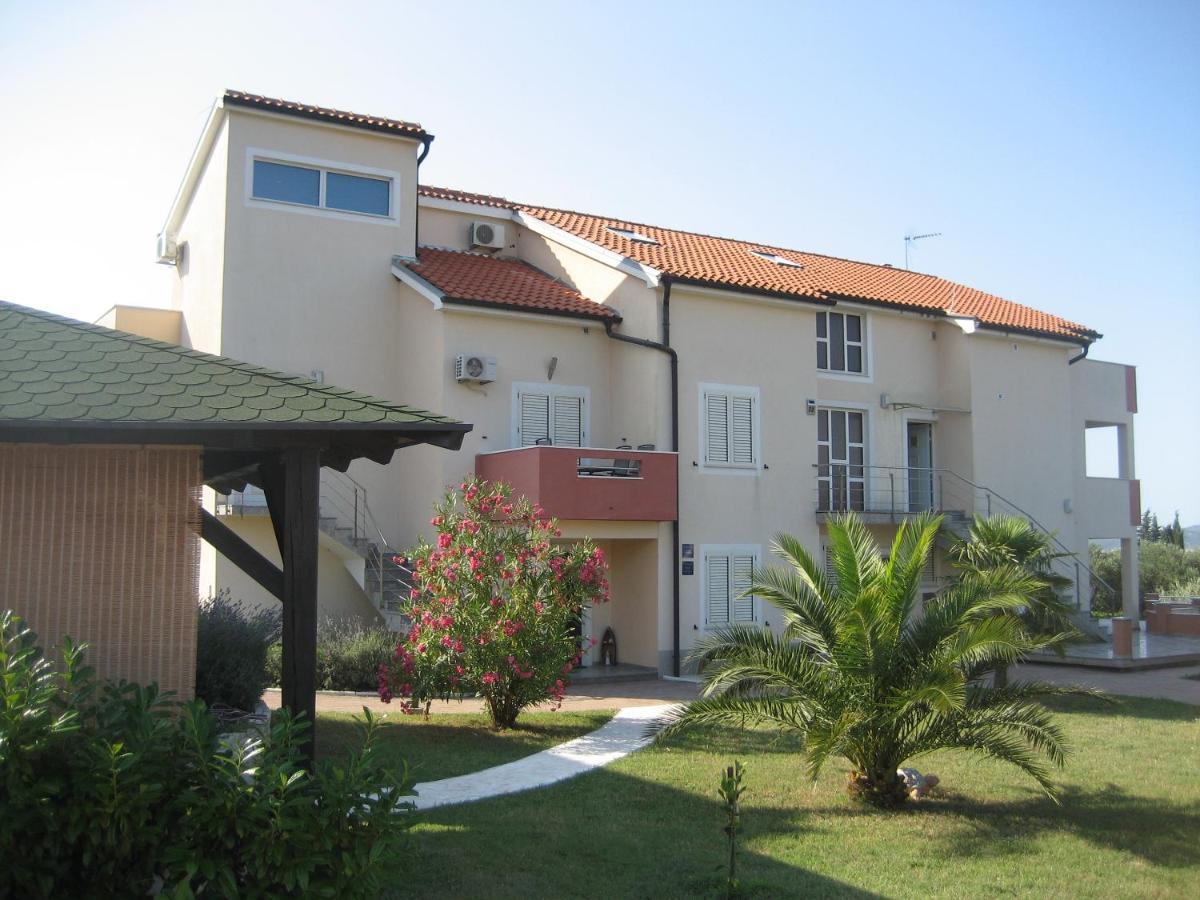 Villa „Drei Palmen“ Sveti Filip i Jakov Ngoại thất bức ảnh