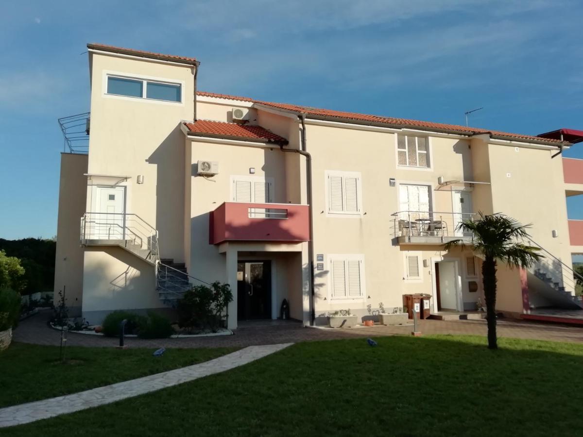 Villa „Drei Palmen“ Sveti Filip i Jakov Ngoại thất bức ảnh