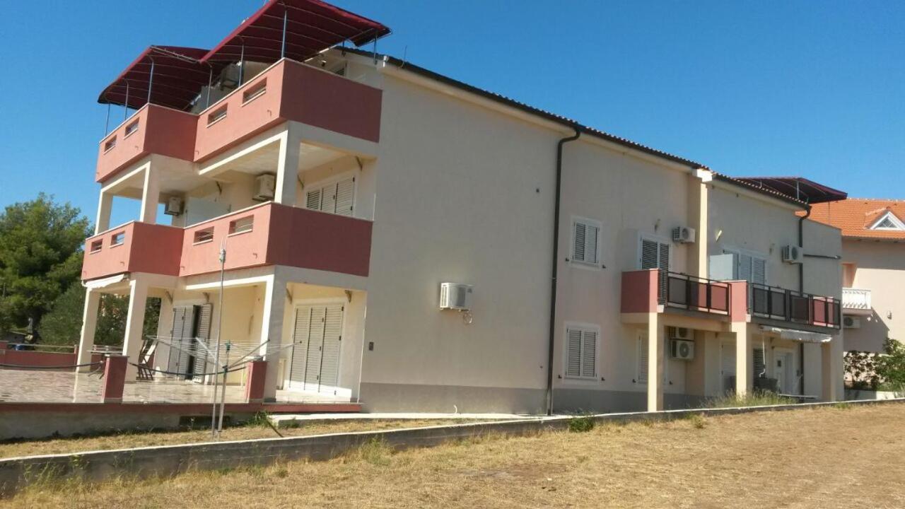 Villa „Drei Palmen“ Sveti Filip i Jakov Ngoại thất bức ảnh